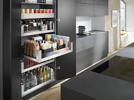 Egy szépen rendezett konyha - Blum fiókokkal