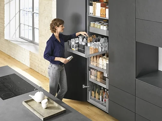 SPACE TOWER - kamraszekrény élelmiszer-rendszerezéshez