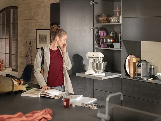 Rögzíthető, kihúzható polc Tandem sínnel