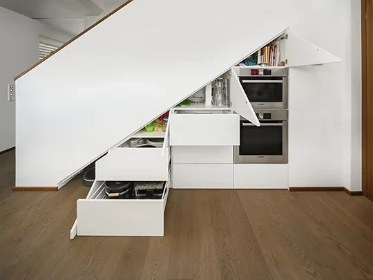 Így használd ki a lépcső alatti helyet