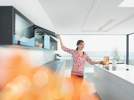 BLUMOTION fékes AVENTOS HK