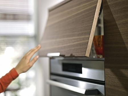 TIP-ON foganytú nélküli felnyíló